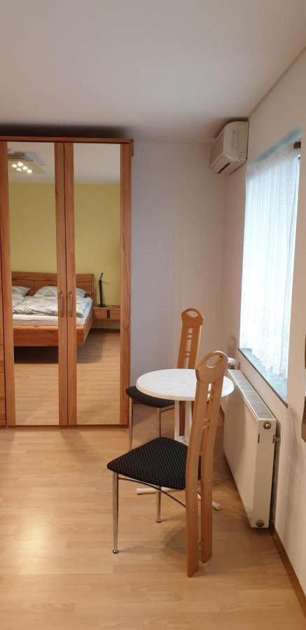 Gaestezimmer Junglas Bornheim  Bagian luar foto