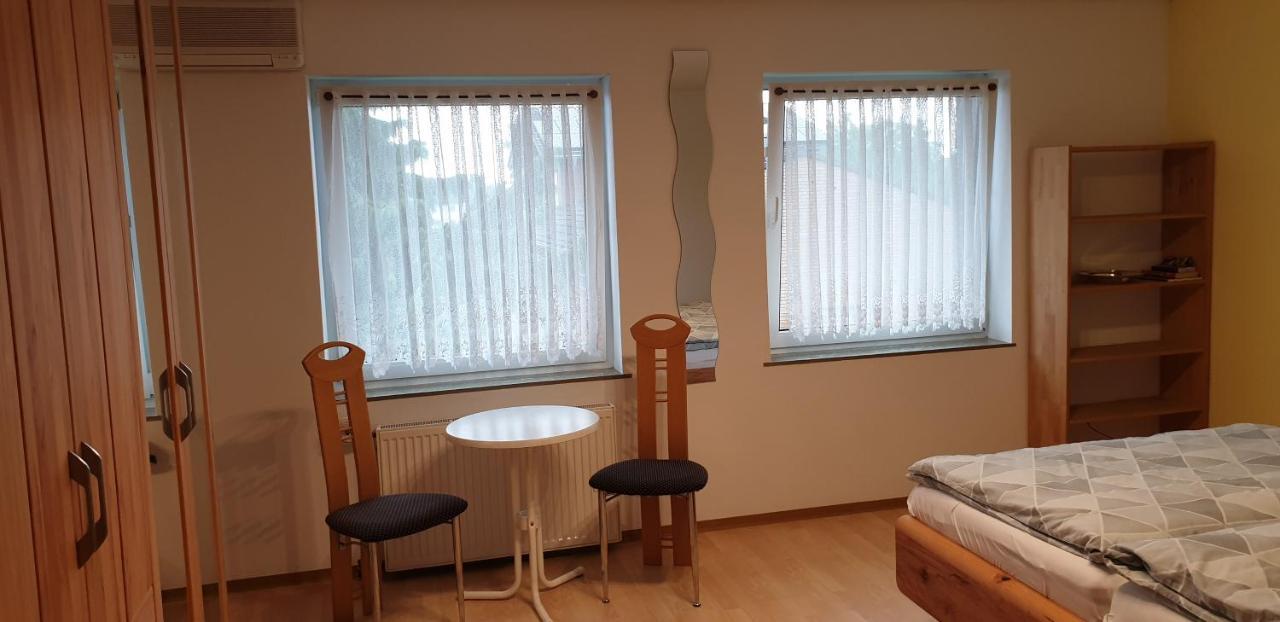 Gaestezimmer Junglas Bornheim  Bagian luar foto