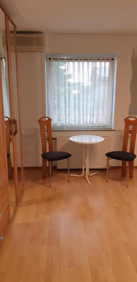 Gaestezimmer Junglas Bornheim  Bagian luar foto