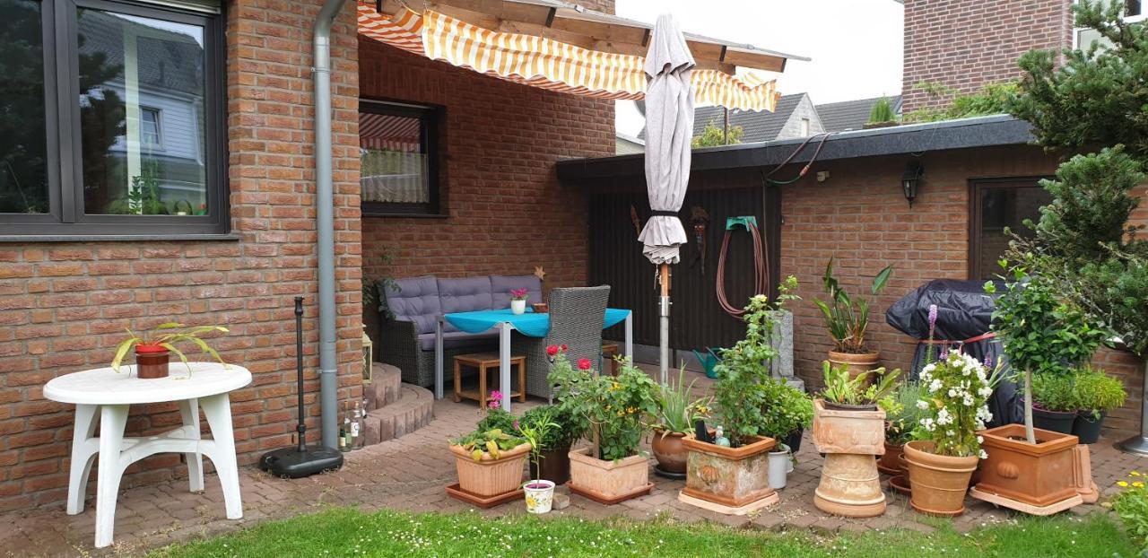Gaestezimmer Junglas Bornheim  Bagian luar foto