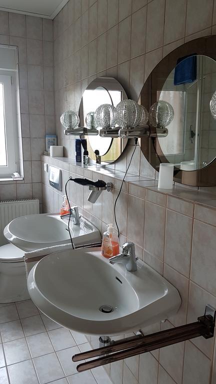Gaestezimmer Junglas Bornheim  Bagian luar foto
